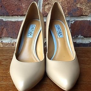 NWOB Cynthia Rowley nude heel